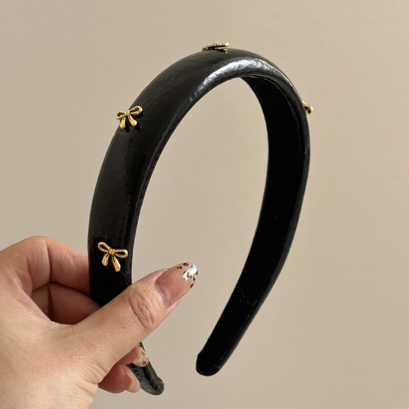 Retro-Lederatmosphäre, goldene – Leatherwork Pony Bewertung und Preis